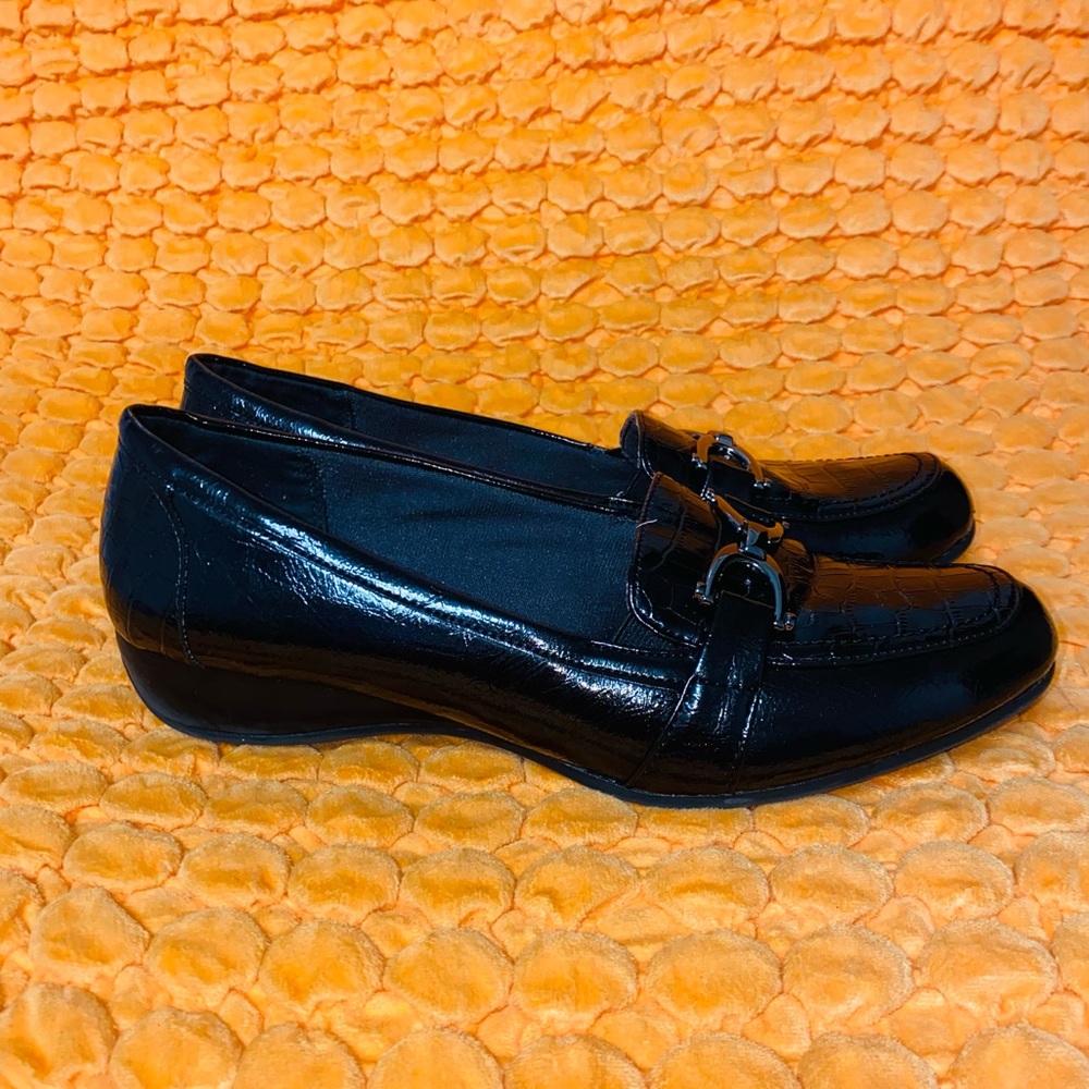 Life Stide black faux, Loafers Slip On Pointed Toe Shoes WomenSz 8
